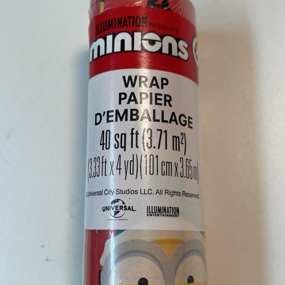 Rare MINIONS GIFT WRAPPING paper  CHRISTMAS ‎ 3.33ft x 4 yds 40 sq ft